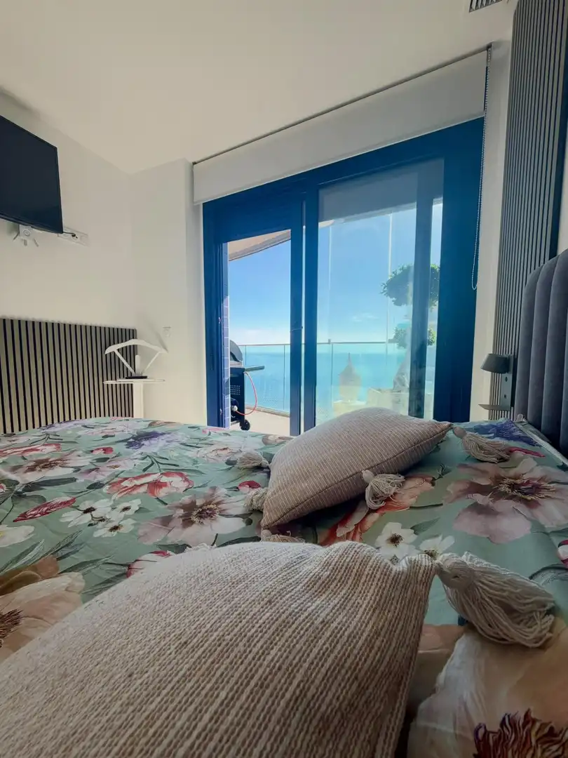 Habitación de Apartamento en venta en Torrevieja con Aire acondicionado, Calefacción y Terraza