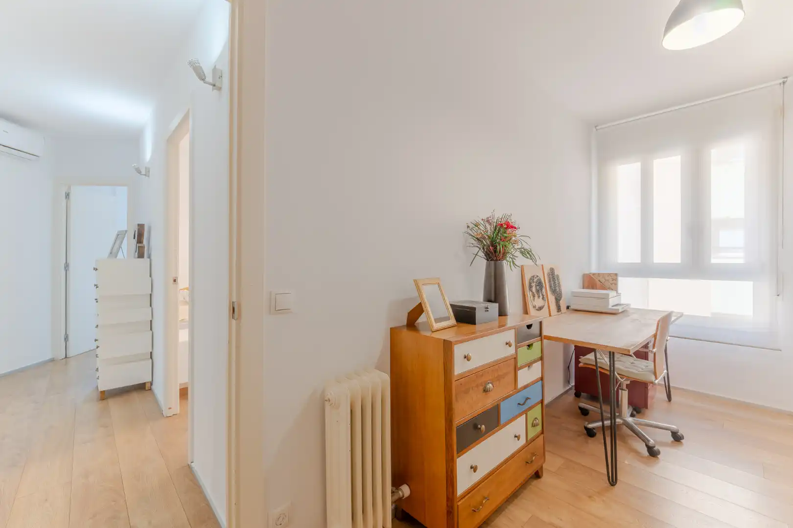 Schlafzimmer von Wohnung zum Verkauf in Girona mit Klimaanlage, Heizung und Parkett