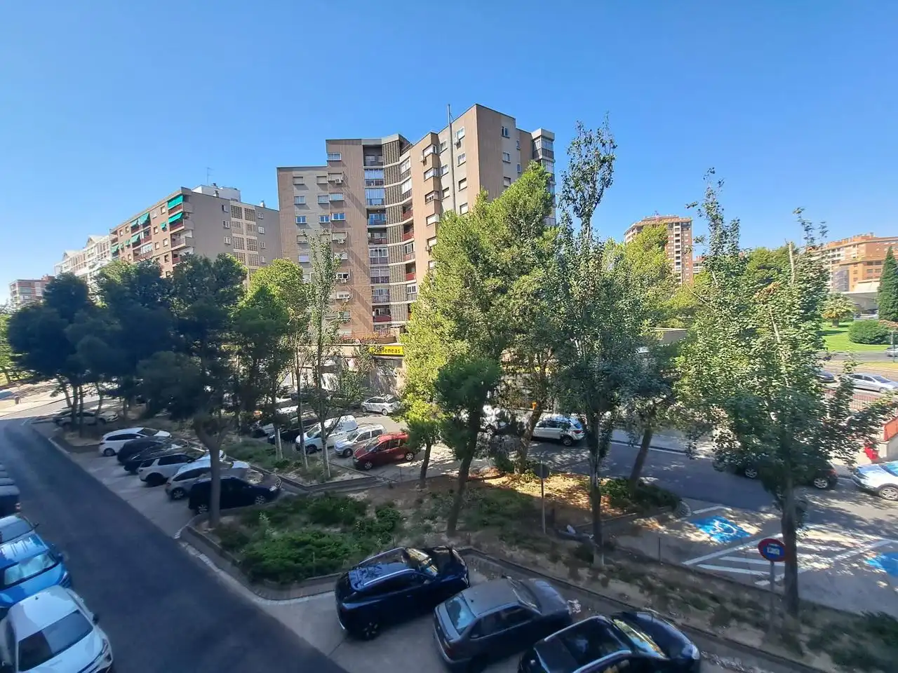 Vista exterior de Piso en venta en Zaragoza con Calefacción, Parquet y Terraza