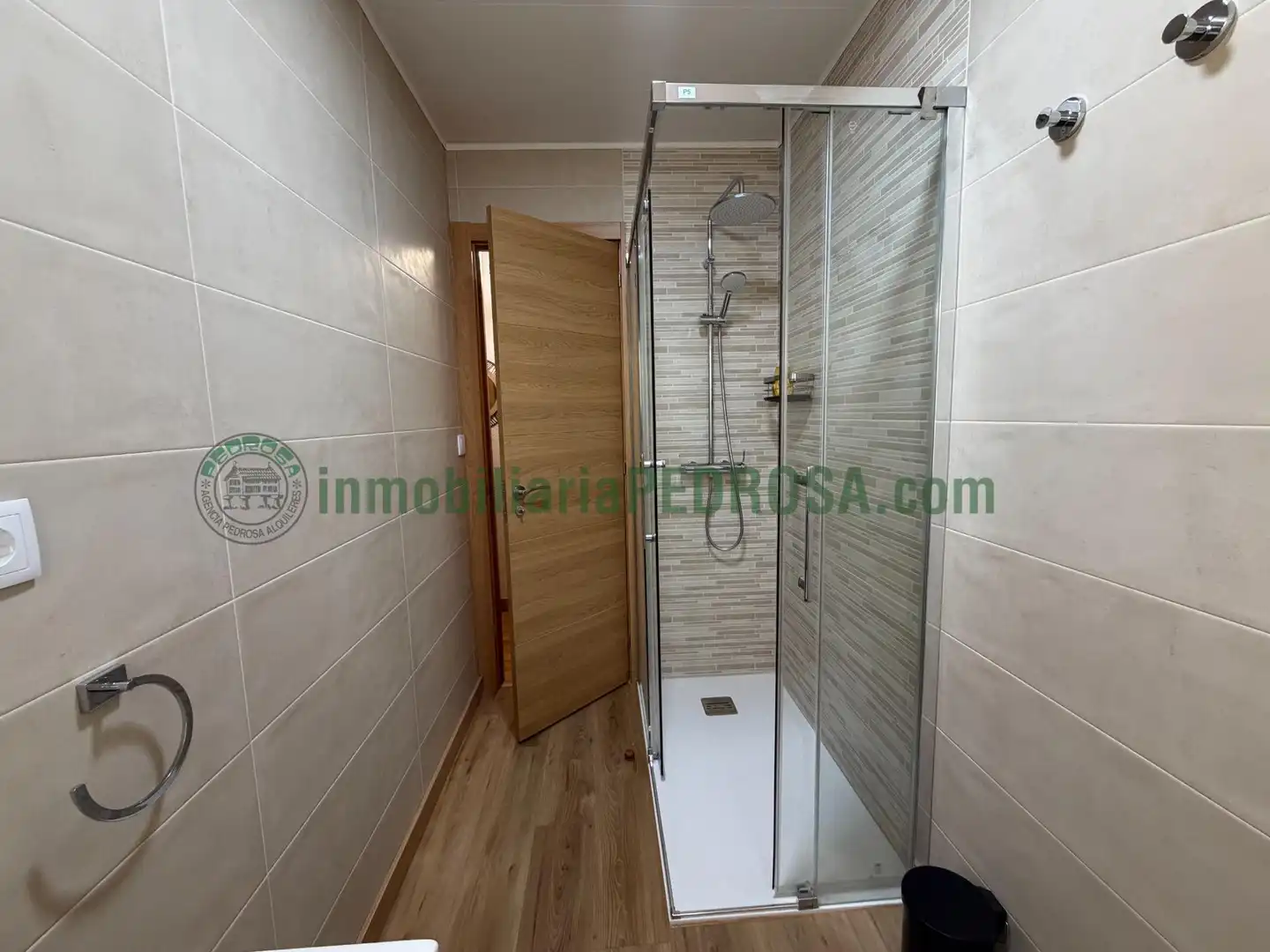 Badezimmer von Wohnung zur Miete in Pontevedra Capital 