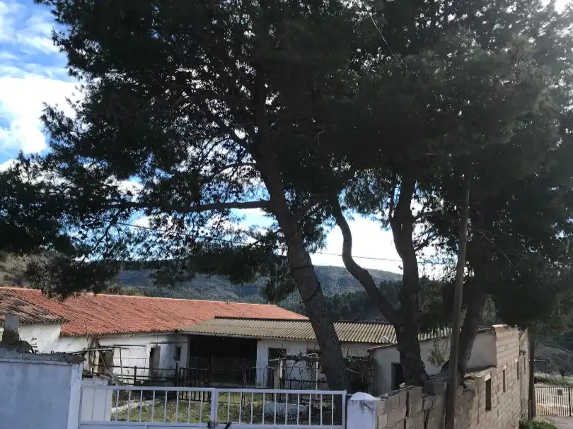 Außenansicht von Residential zum Verkauf in Jalance