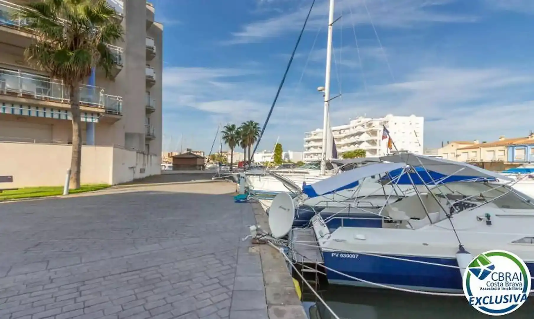 Aparcament de Apartament en venda en Roses amb Aire condicionat, Calefacció i Terrassa