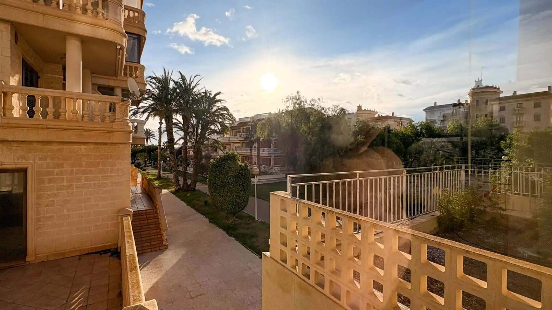Vista exterior de Casa o chalet en venta en Guardamar del Segura con Calefacción, Jardín privado y Terraza