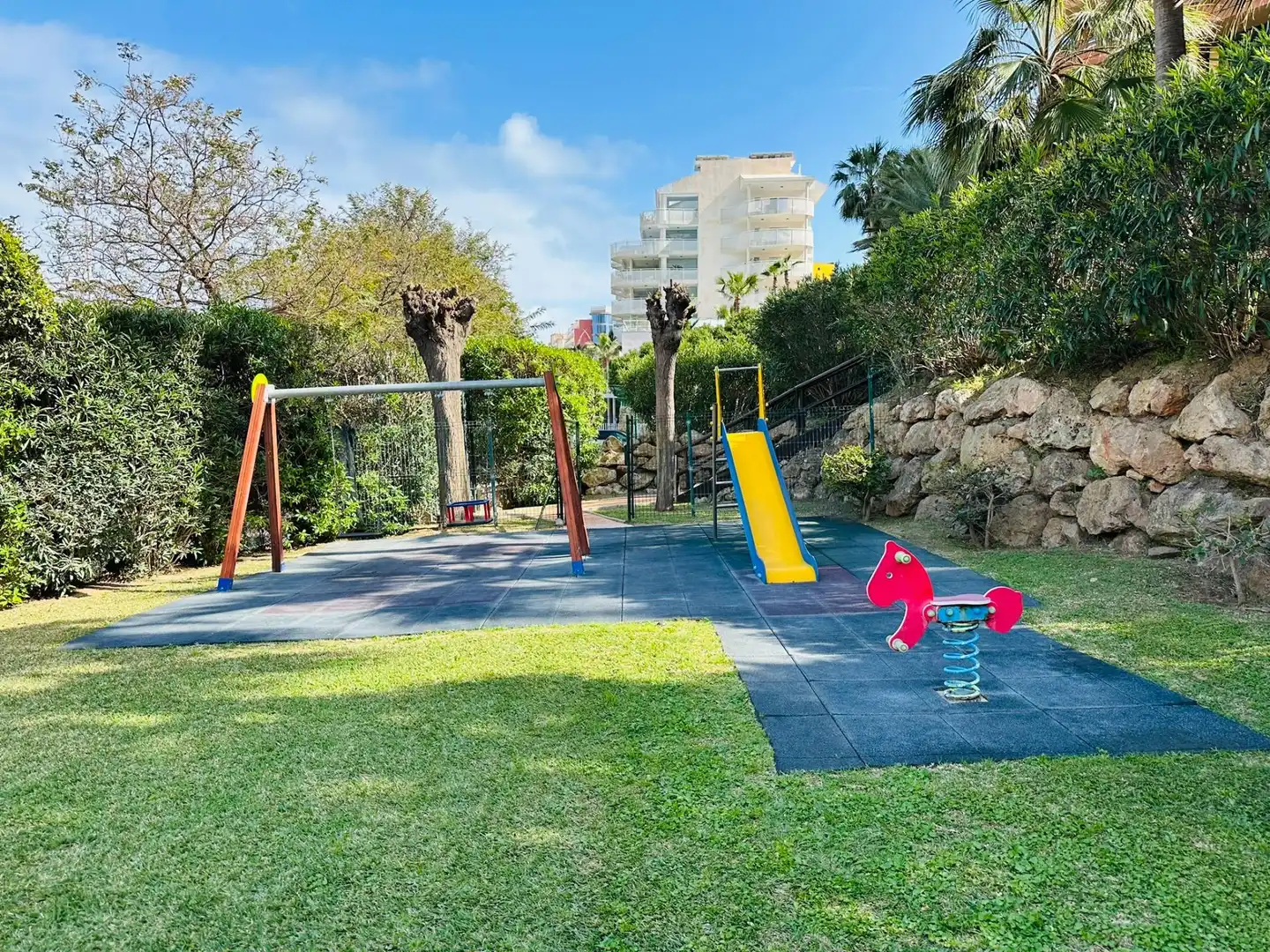 Jardín de Piso en venta en Benalmádena con Aire acondicionado, Jardín privado y Terraza