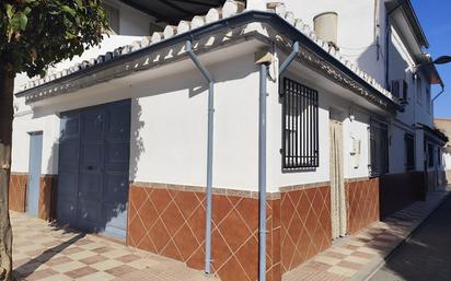 Vista exterior de Casa o xalet en venda en Santa Fe amb Terrassa