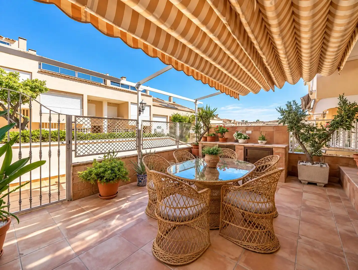 Reihenhaus mit Terrasse zum Verkauf in Camino del Faro 13, imagen 2