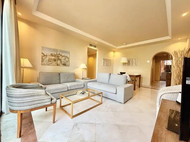Sala d'estar de Àtic de lloguer en Marbella amb Aire condicionat, Calefacció i Terrassa