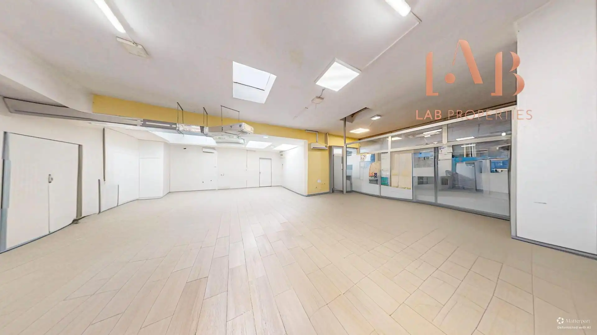 Business premises for sale in Carrer COTLLIURE, imagen 9