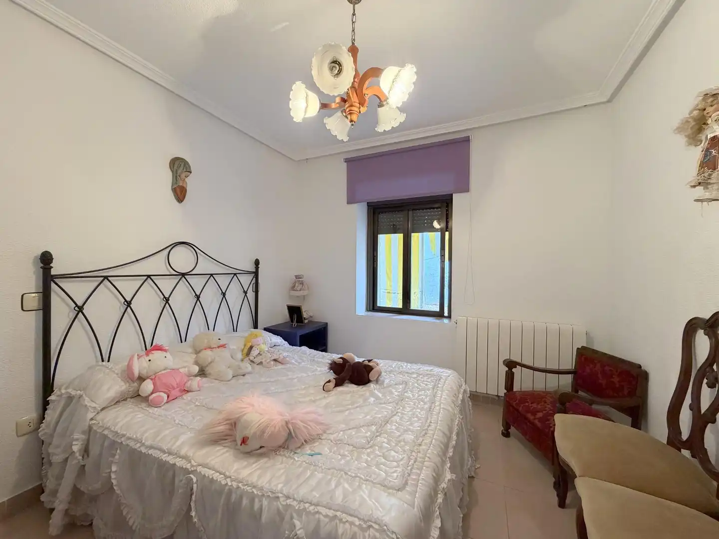 Dormitori de Casa o xalet en venda en Narros de Saldueña amb Calefacció, Jardí privat i Traster