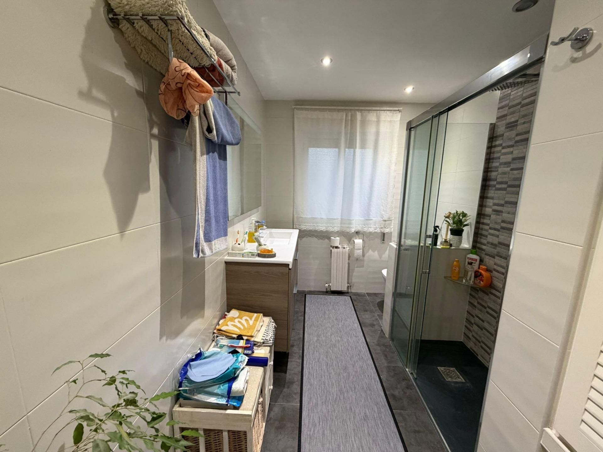 Bany de Casa o xalet en venda en Cabrerizos amb Calefacció, Jardí privat i Traster