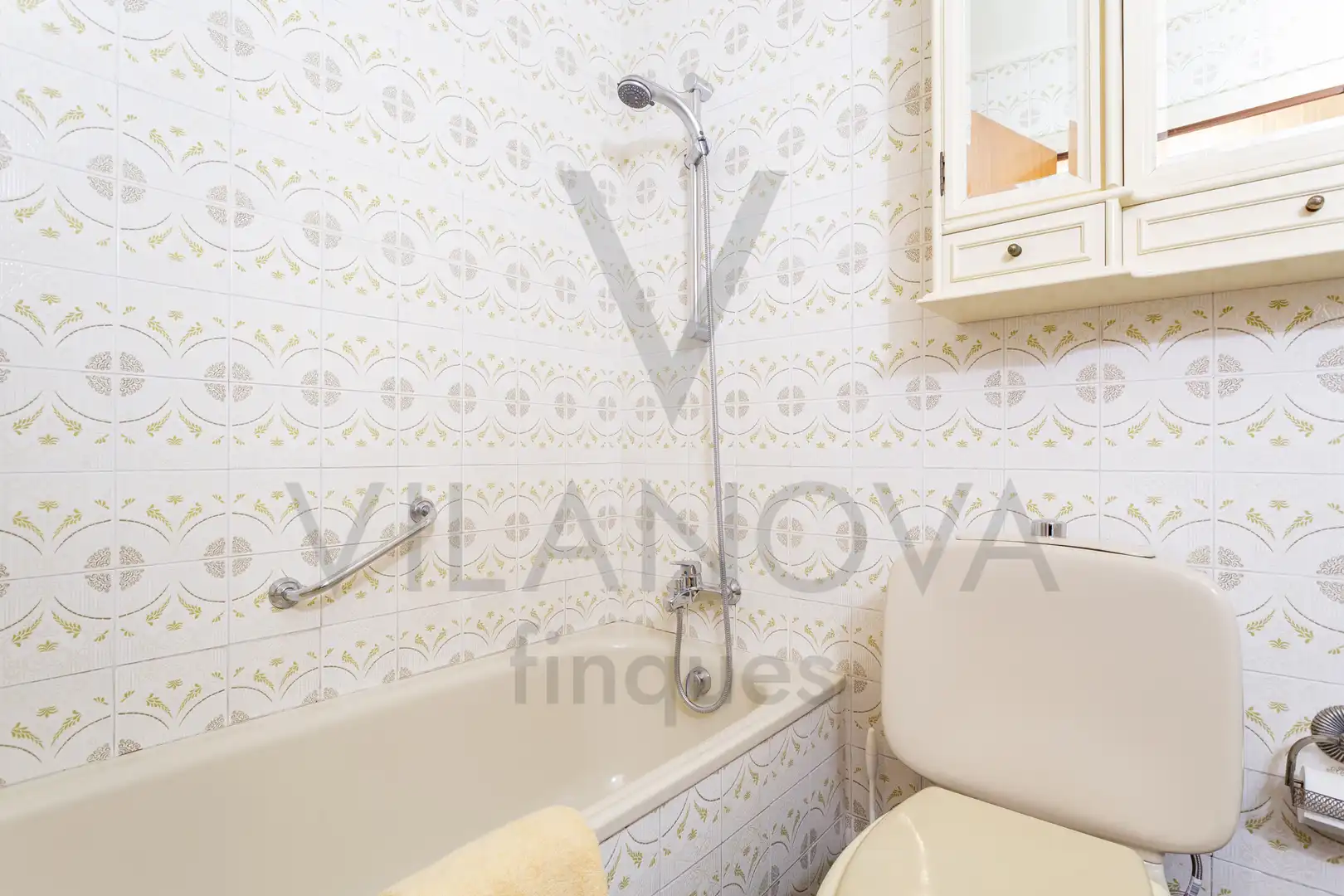 Badezimmer von Dachboden zum Verkauf in Reus mit Heizung, Terrasse und Abstellraum