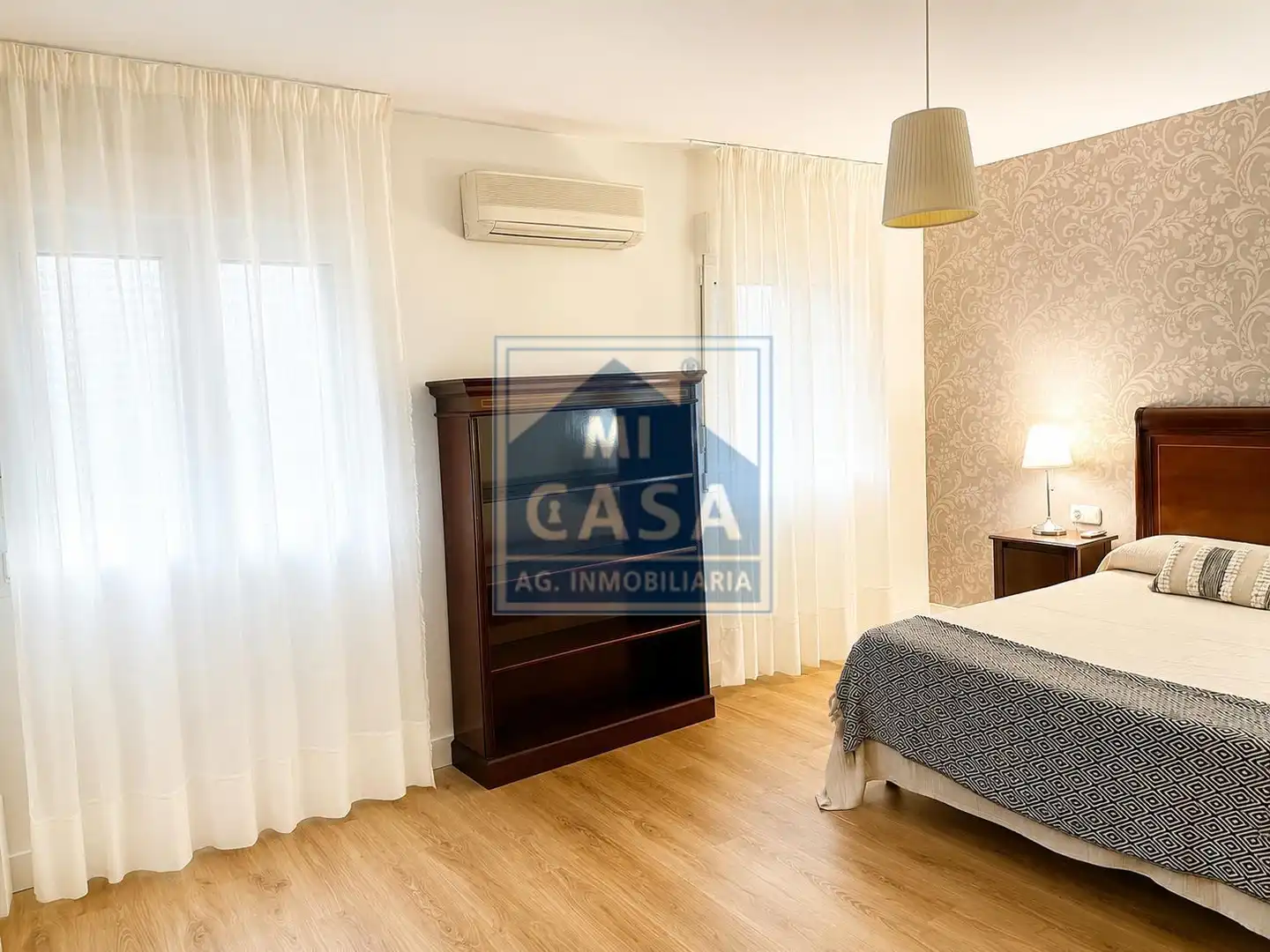 Schlafzimmer von Wohnungen zur Miete in Mérida mit Klimaanlage und Terrasse
