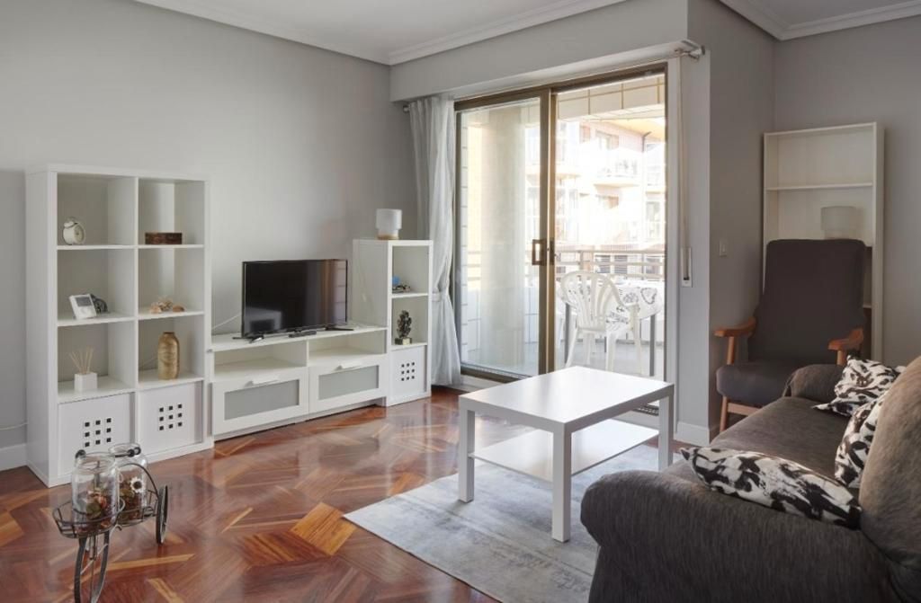 Sala de estar de Apartamento de alquiler en Zarautz con Amueblado y Se aceptan mascotas