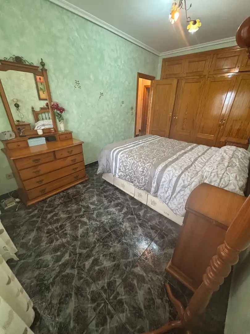 Casa adosada en venta en Calle MARIA DE ZAYAS-B SANTIAGO, 28, Miranda