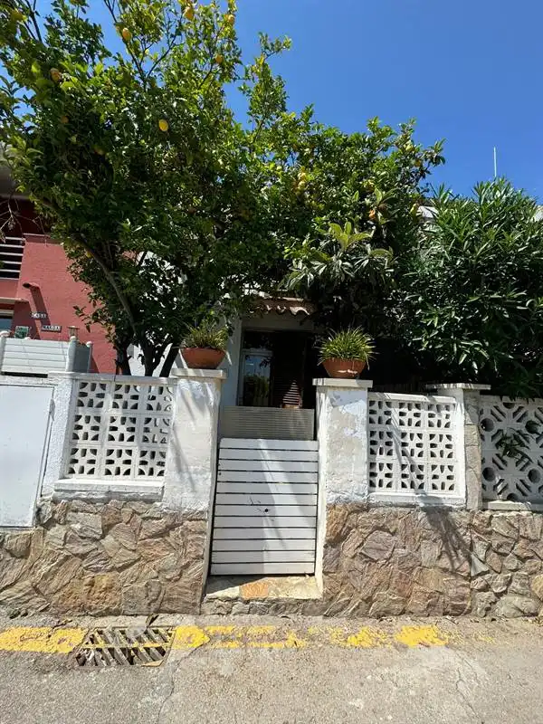 Exterior view of Houses for sale in Empuriabrava