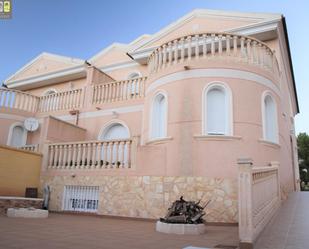 Vista exterior de Casa adosada en venda en Benidorm amb Terrassa, Piscina i Balcó