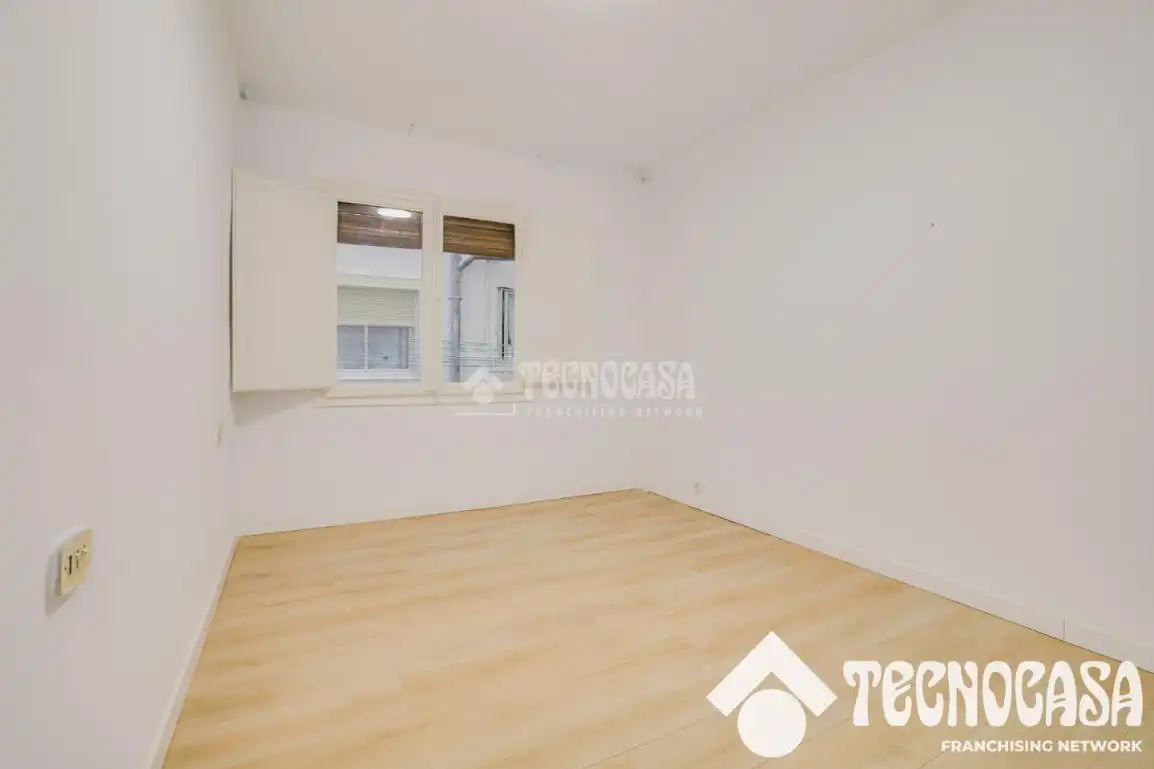 Schlafzimmer von Wohnung zum Verkauf in Mataró mit Klimaanlage, Balkon und Alarm