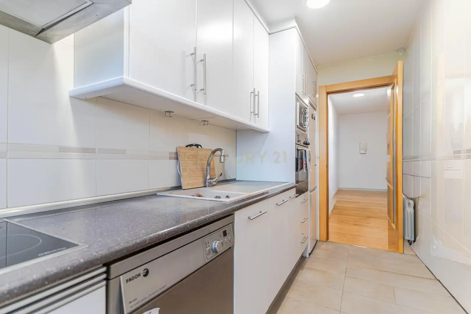 Kitchen of Flat for sale in Granada  with Private garden, Storage room and Community pool