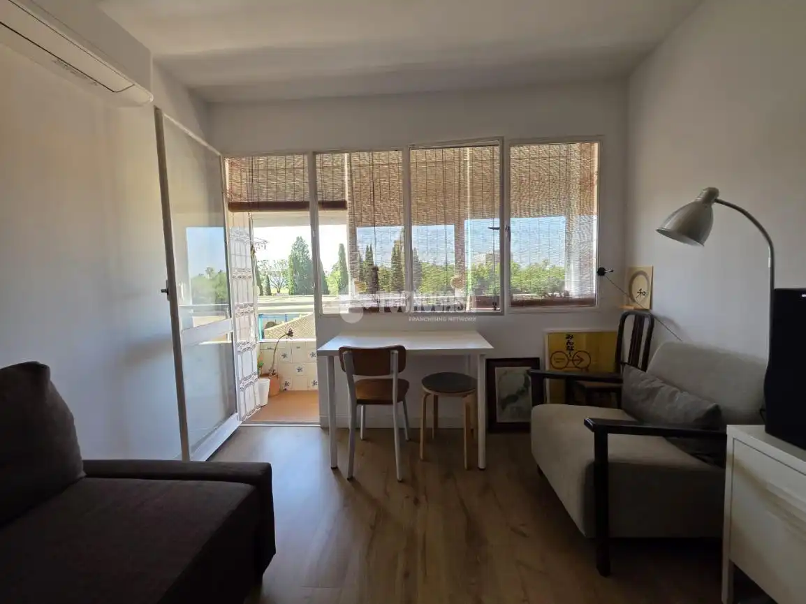 Bedroom of Flat for sale in Sevilla  with Air Conditioner, Terrace and Balcony