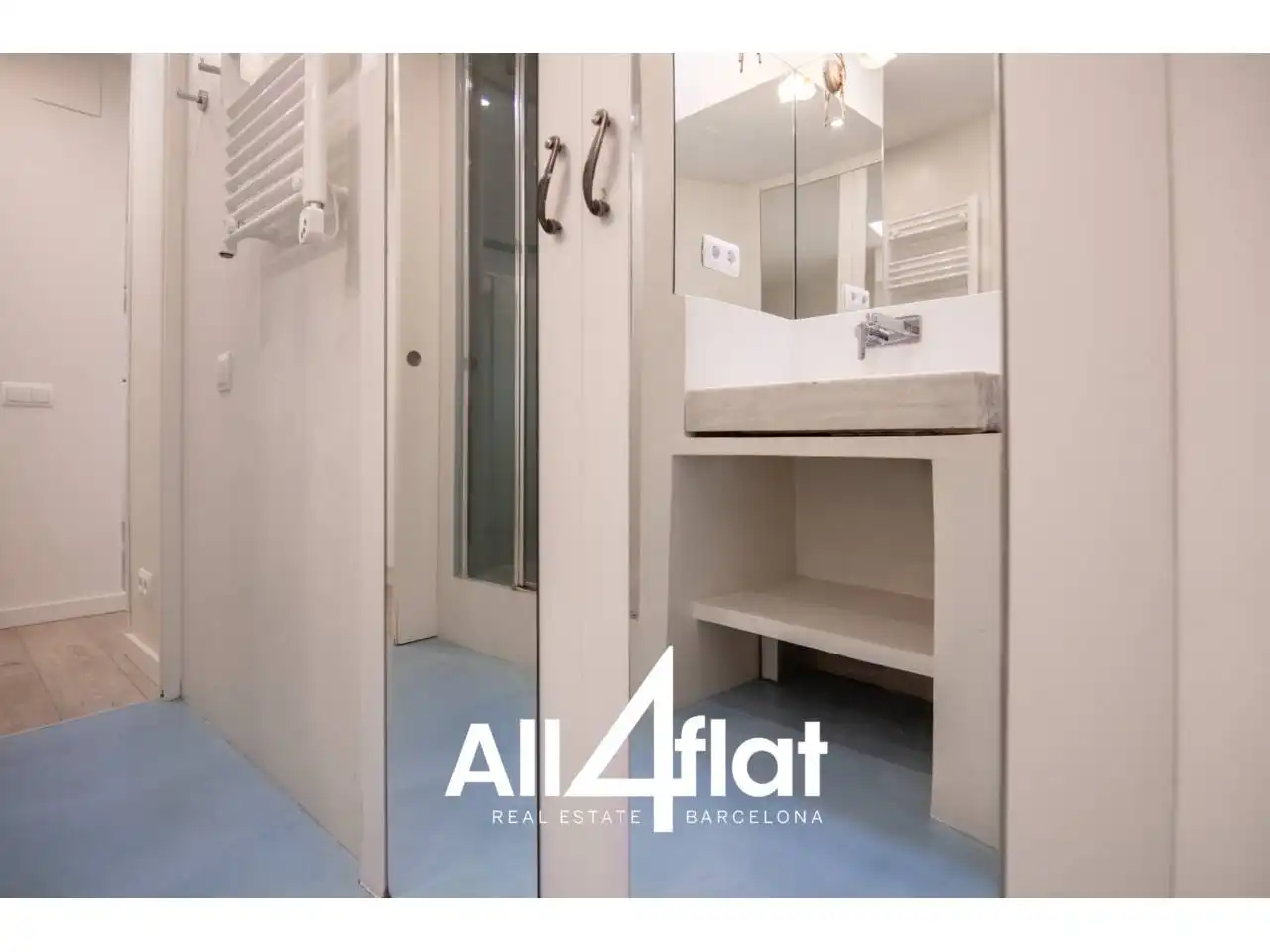 Bathroom of Flat for sale in Barcelona  with Air Conditioner, Parquet flooring and Terrace