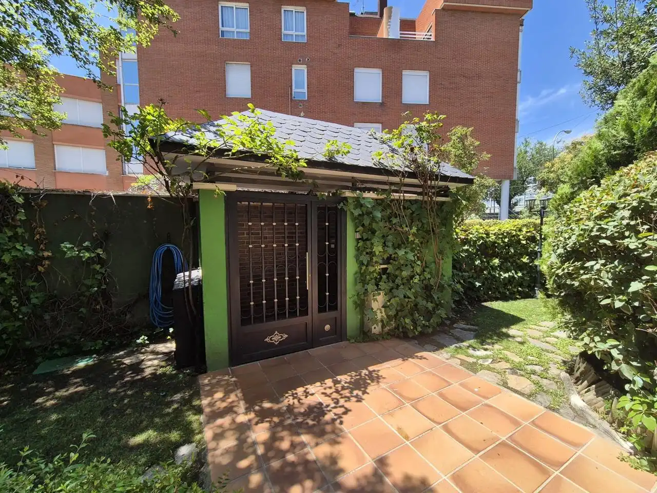 Jardí de Casa adosada de lloguer en Madrid amb Aire condicionat, Calefacció i Jardí privat