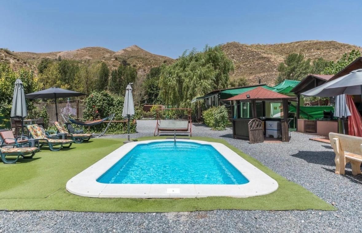 Piscina de Finca rústica en venda en Dúdar