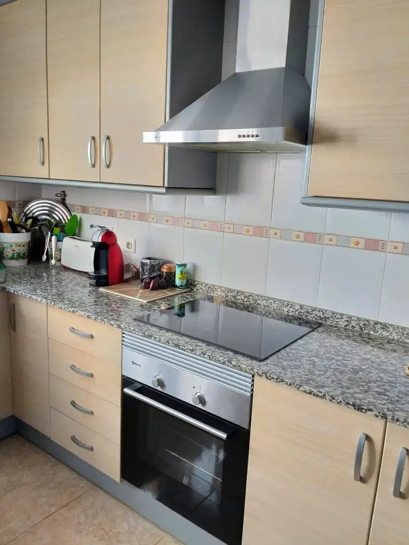 Küche von Wohnung zum Verkauf in Onda mit Klimaanlage, Terrasse und Abstellraum