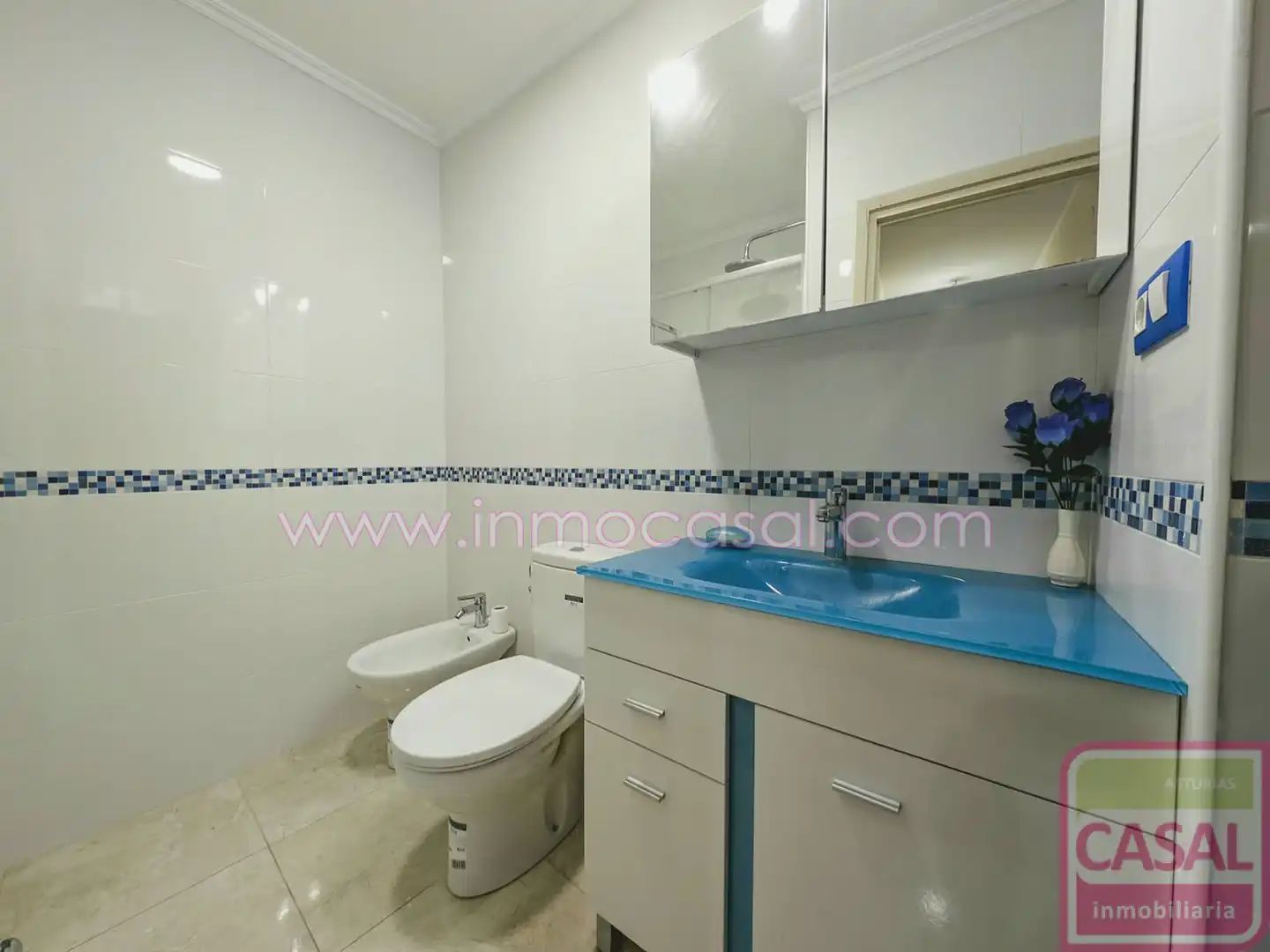 Baño de Piso en venta en Gijón  con Calefacción