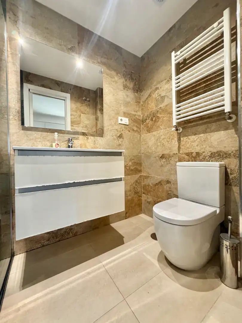 Piso con ascensor en venta en Calle de Salas Barbadillo, imagen 18