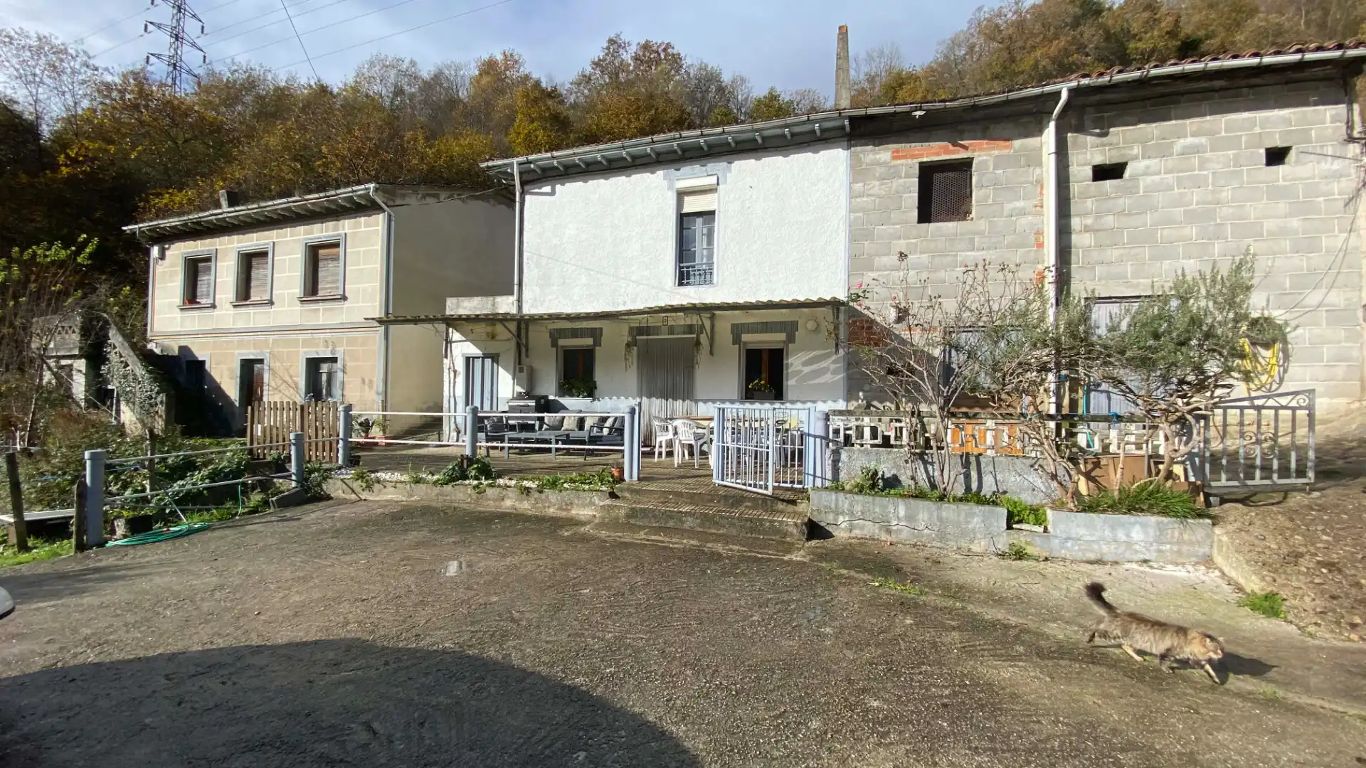 Außenansicht von Einfamilien-Reihenhaus zum Verkauf in San Martín del Rey Aurelio mit Privatgarten, Terrasse und Möbliert