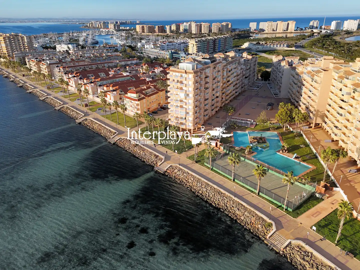Außenansicht von Maisonette zum Verkauf in La Manga del Mar Menor mit Klimaanlage, Möbliert und Gemeinschaftspool