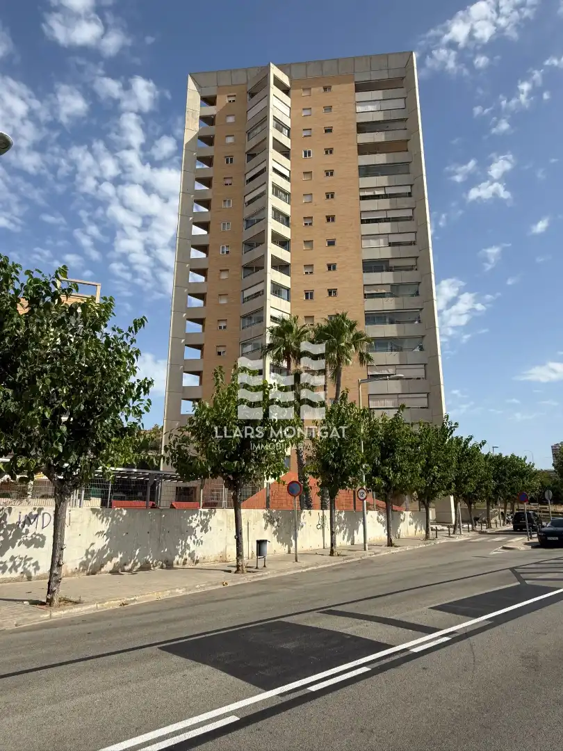Außenansicht von Wohnung zum Verkauf in Montgat mit Klimaanlage, Heizung und Terrasse