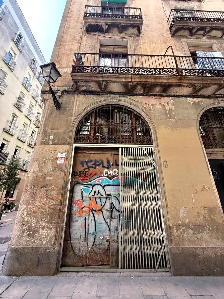 Vista exterior de Local en venta en Barcelona