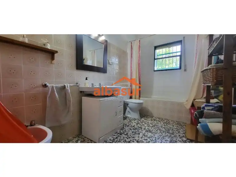 Baño de Casa o chalet en venta en Villanueva del Duque con Amueblado, Lavadora y Microondas