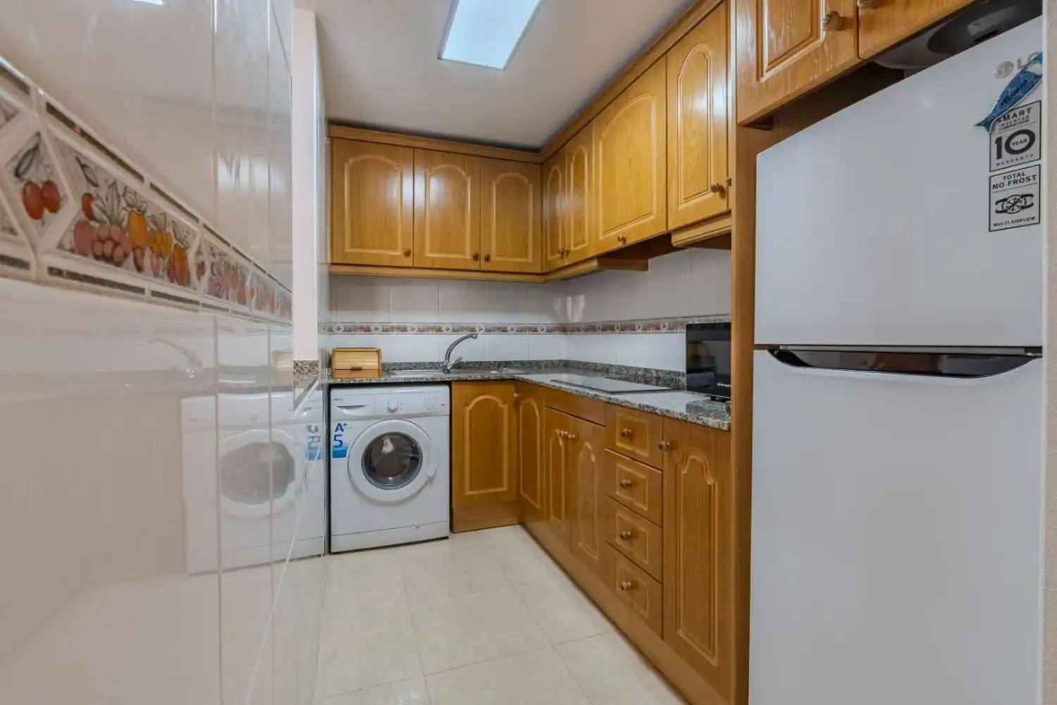 Cuina de Apartament en venda en Torrevieja amb Aire condicionat, Terrassa i Traster