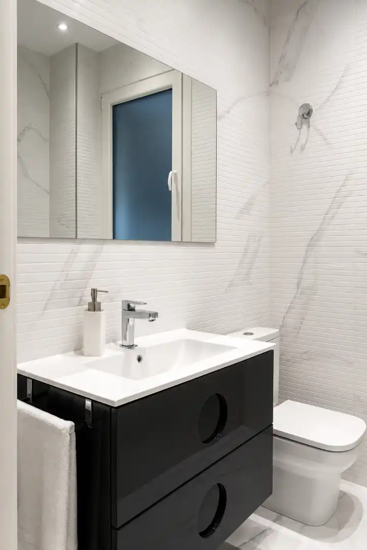 Badezimmer von Wohnung zur Miete in Santander mit Heizung, Möbliert und Ofen