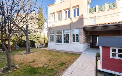 Vista exterior de Casa adosada en venda en Valdemorillo amb Aire condicionat, Calefacció i Jardí privat