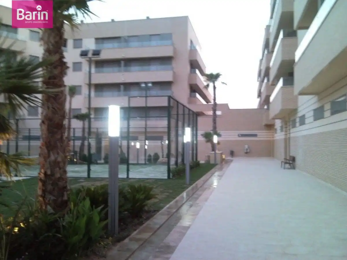 Wohnung mit Pool zur Miete in Avenida Sta. María de Trassierra, imagen 3