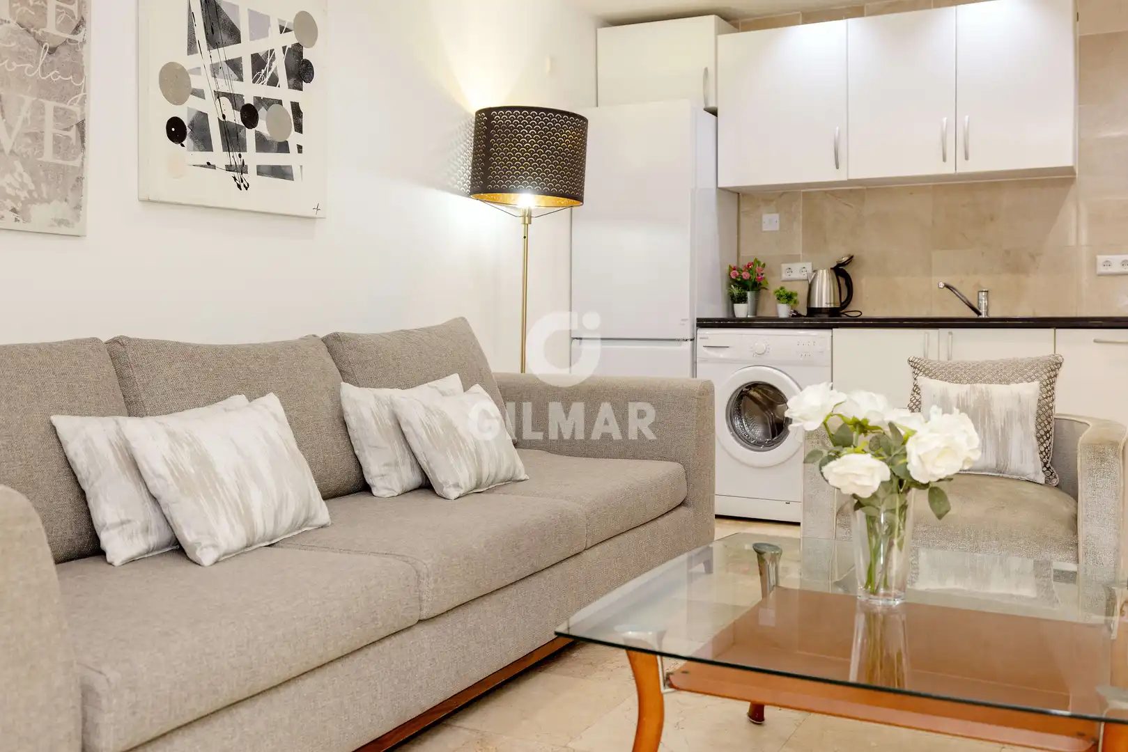 Sala d'estar de Apartament en venda en Marbella amb Calefacció, Jardí privat i Piscina