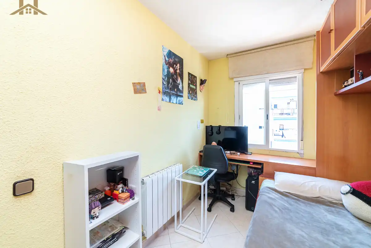 Bedroom of Flat for sale in Leganés  with Air Conditioner, Terrace and Furnished