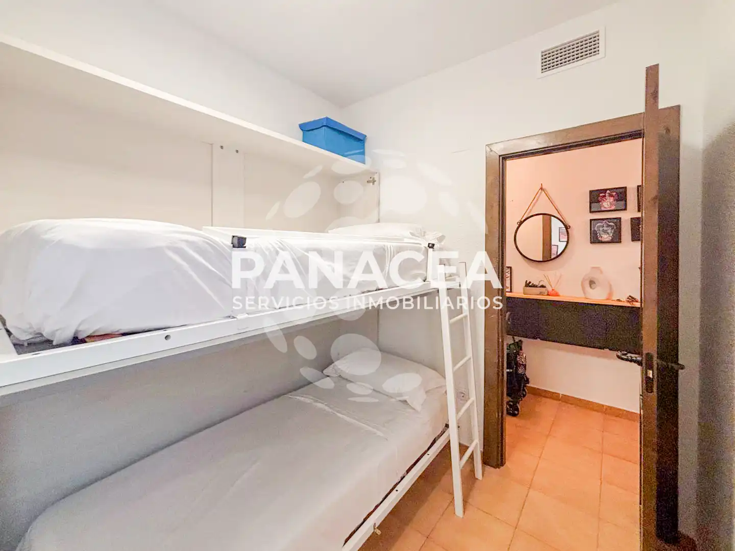 Habitación de Piso en venta en Carataunas con Terraza, Amueblado y Horno