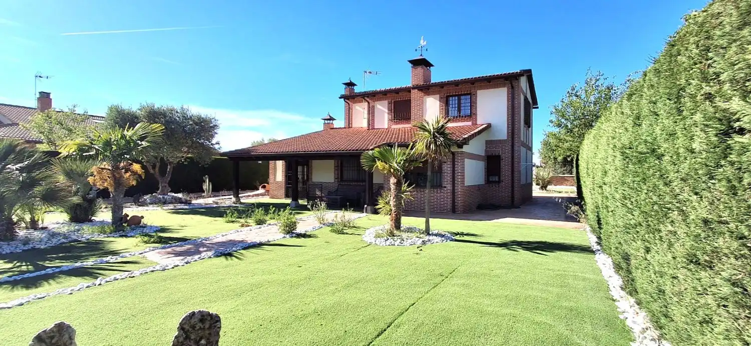 Jardí de Casa o xalet en venda en Villanueva de Duero amb Calefacció, Jardí privat i Traster