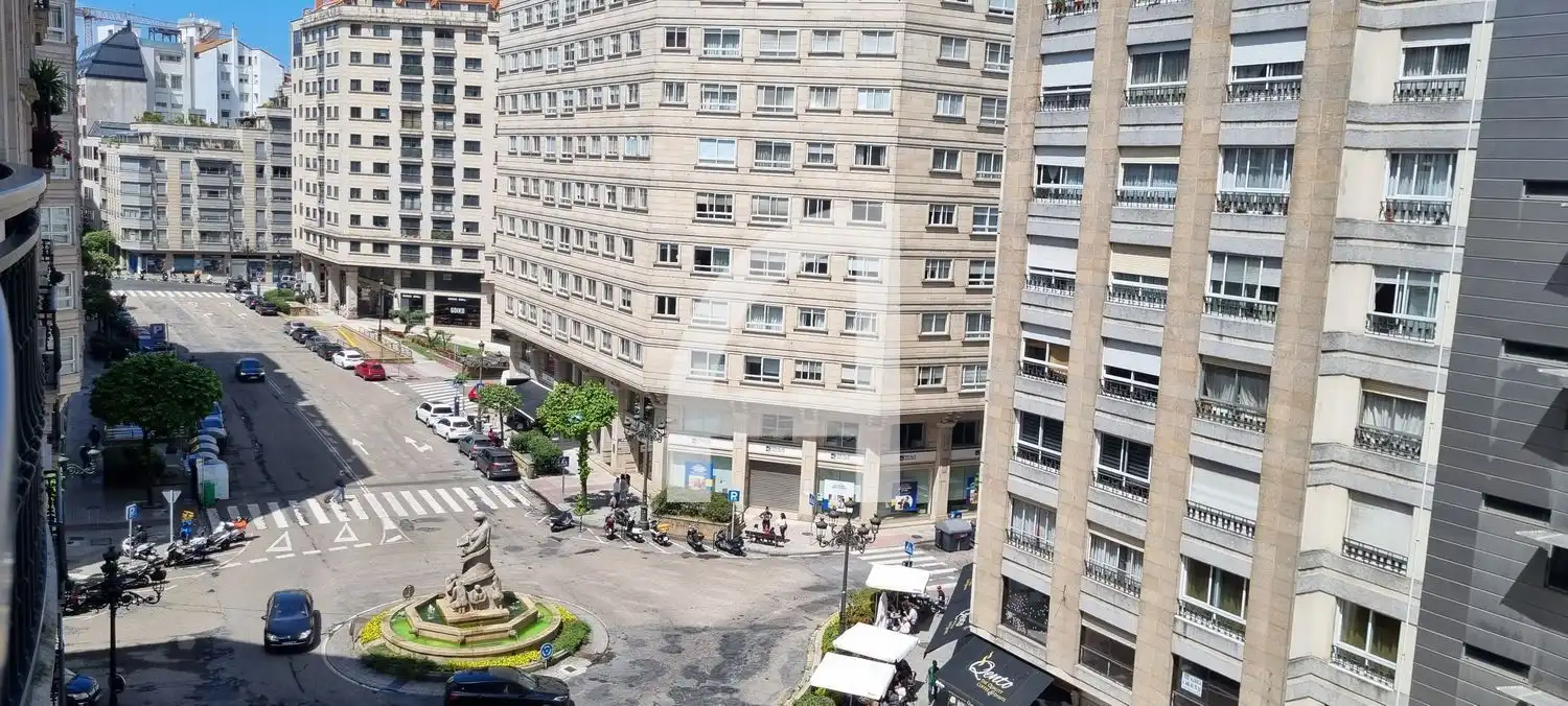 Vista exterior de Piso de alquiler en Vigo  con Calefacción, Trastero y Amueblado