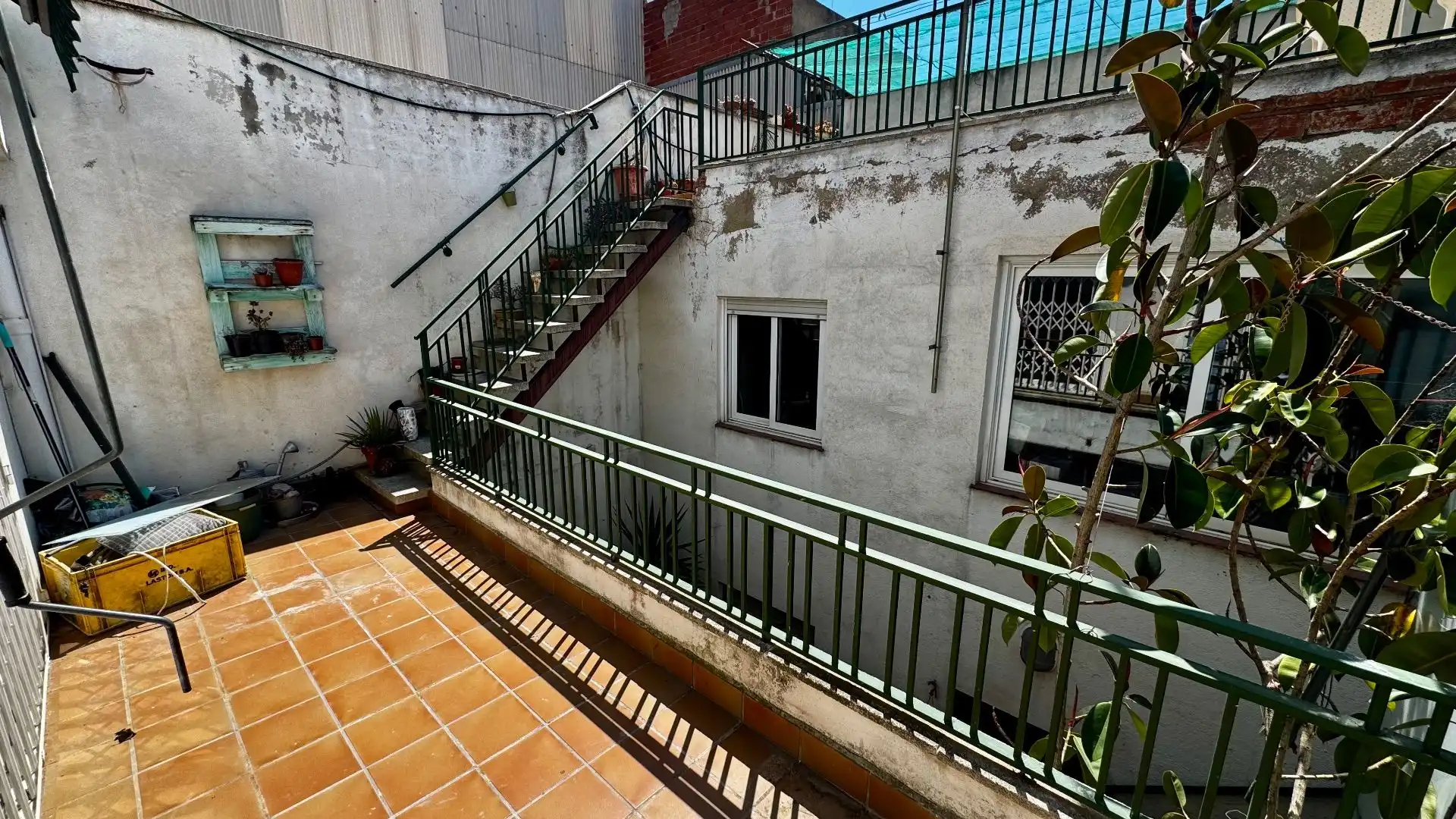Balcony of Houses for sale in Terrassa  with Air Conditioner, Heating and Private garden