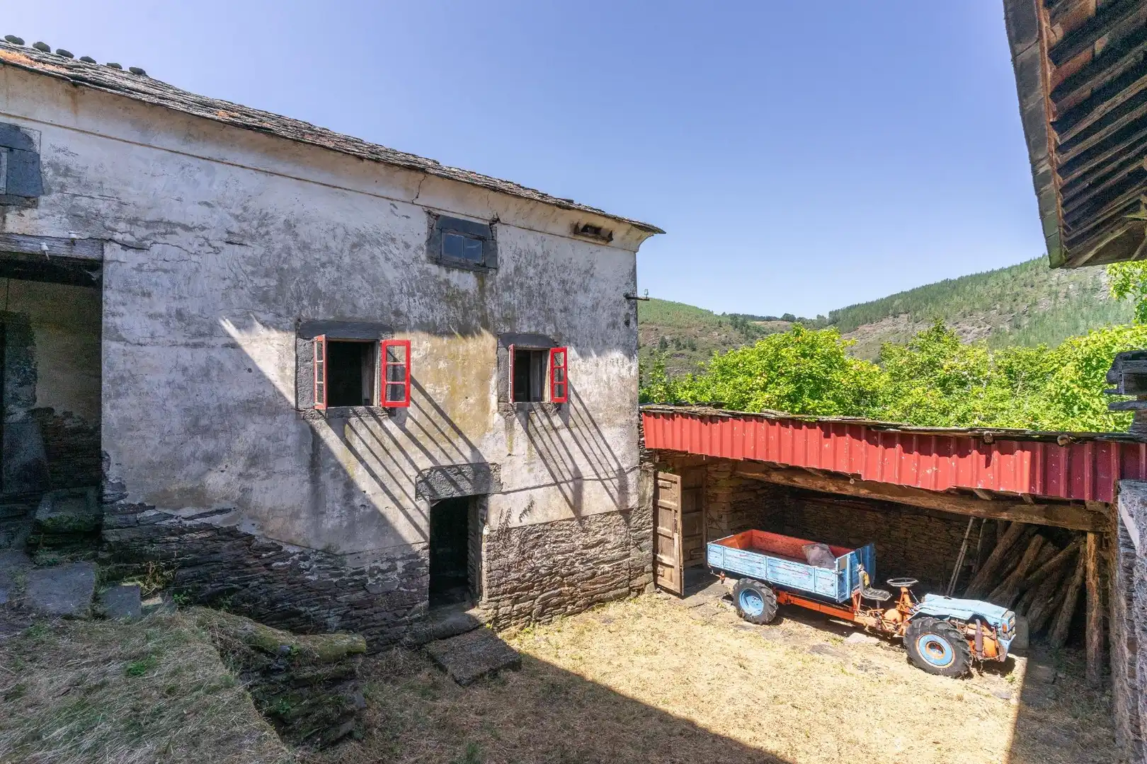 Vista exterior de Casa o xalet en venda en Allande amb Jardí privat i Balcó