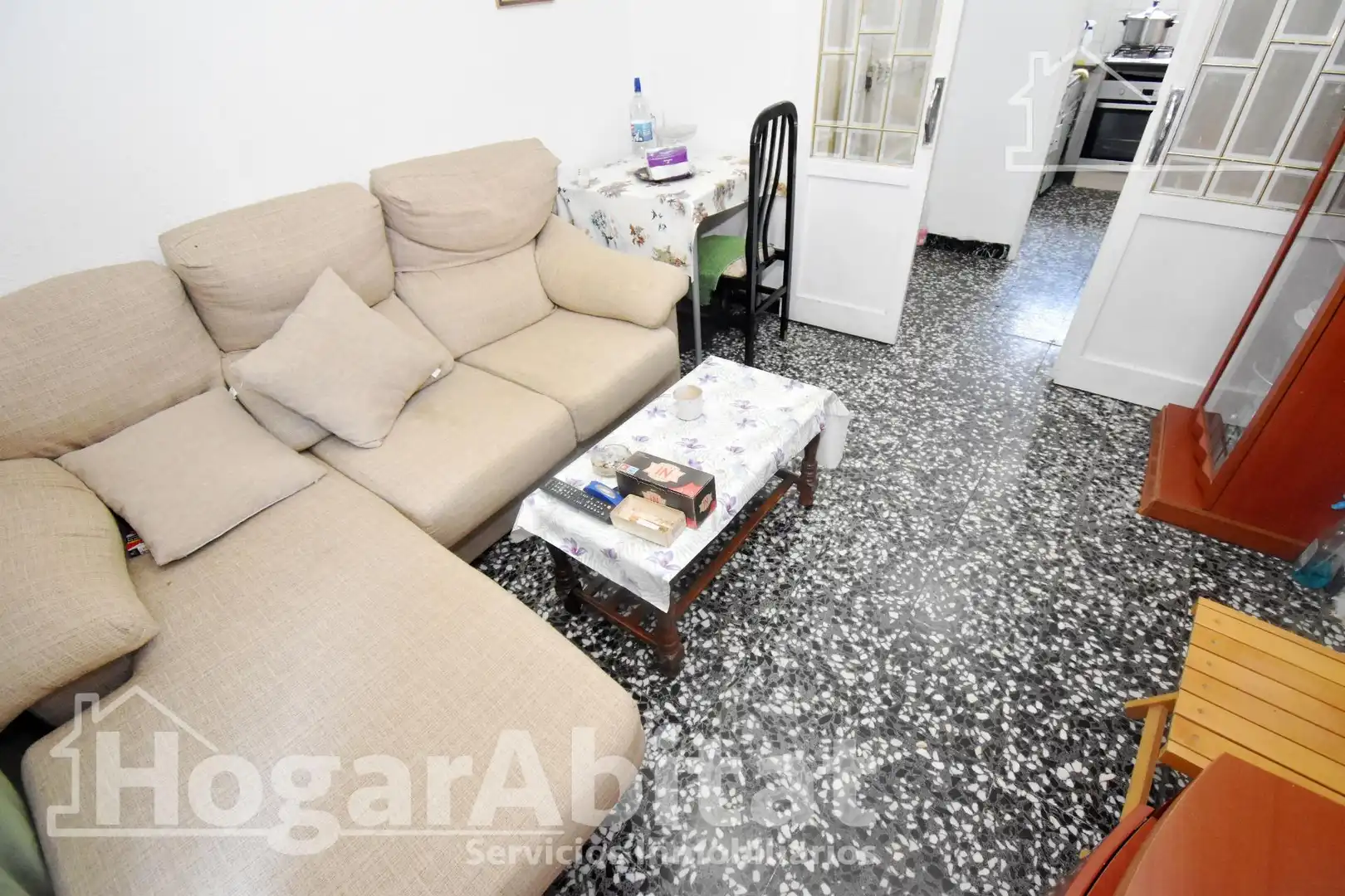 Sala d'estar de Pis en venda en Castellón de la Plana / Castelló de la Plana amb Moblat i Balcó
