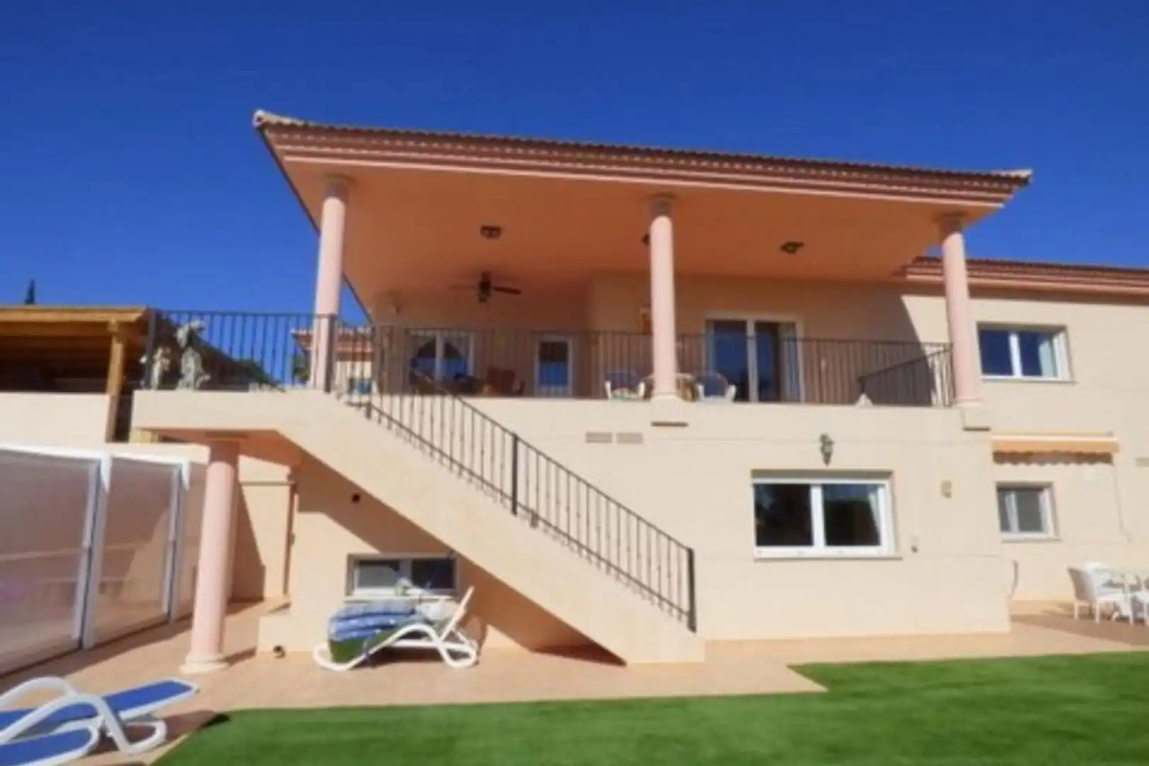 Vista exterior de Casa o xalet en venda en L'Alfàs del Pi amb Aire condicionat, Calefacció i Terrassa