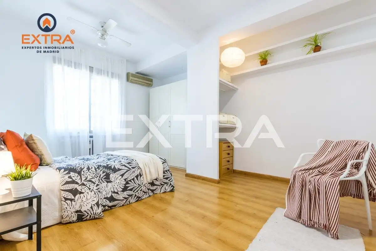 Attic for sale in Avenida Ciudad de Barcelona, Adelfas