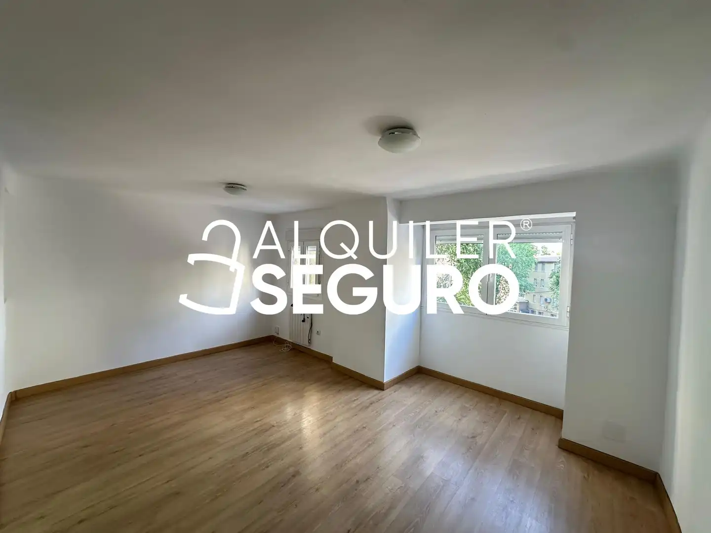 Wohnung zur Miete in Hermanos García Noblejas, Simancas