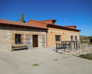 Außenansicht von Haus oder Chalet zum verkauf in Villazopeque mit Privatgarten und Abstellraum